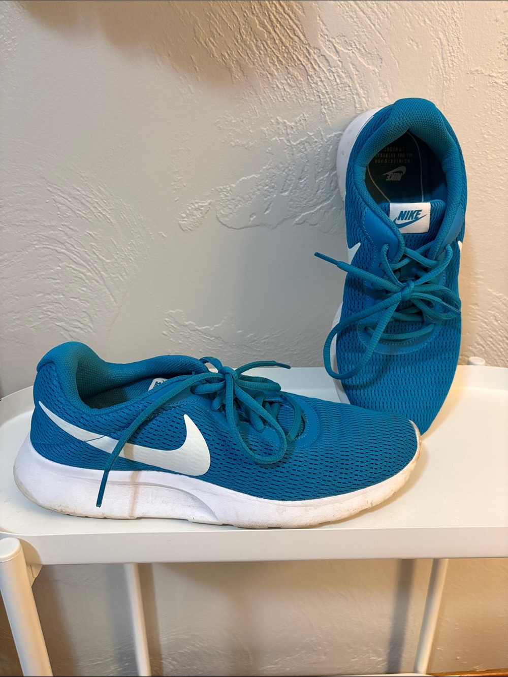 Nike Teal Blue Mesh Athletic Sneakers with White Swoosh